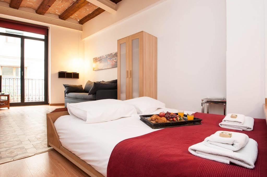 Short Stay Group Liceu Serviced Apartments Барселона Екстер'єр фото