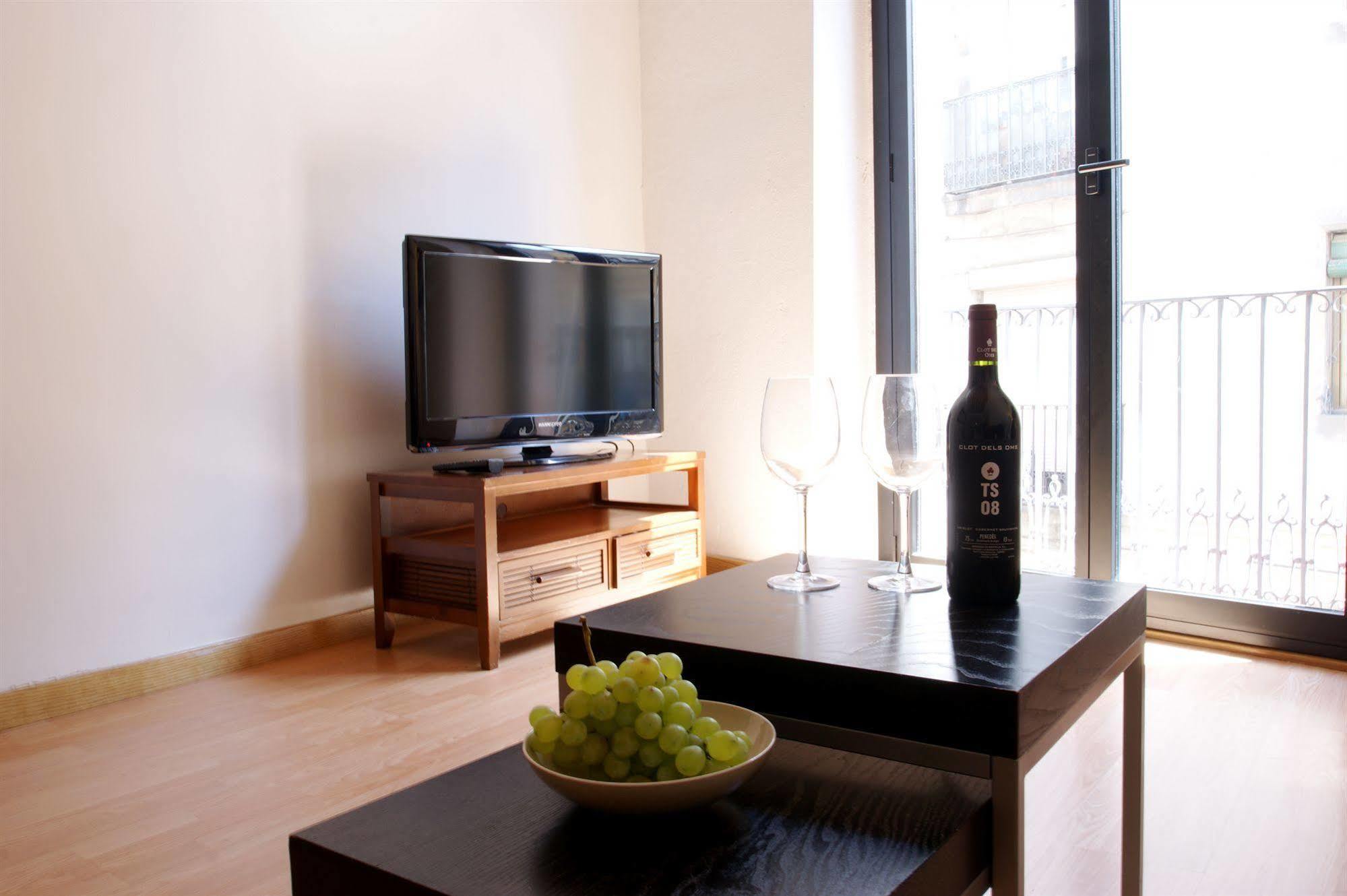 Short Stay Group Liceu Serviced Apartments Барселона Екстер'єр фото