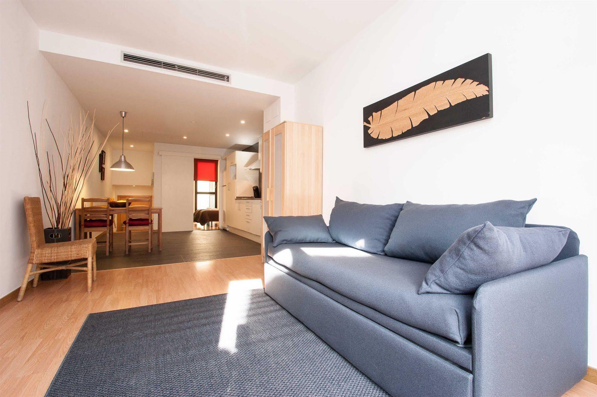Short Stay Group Liceu Serviced Apartments Барселона Екстер'єр фото