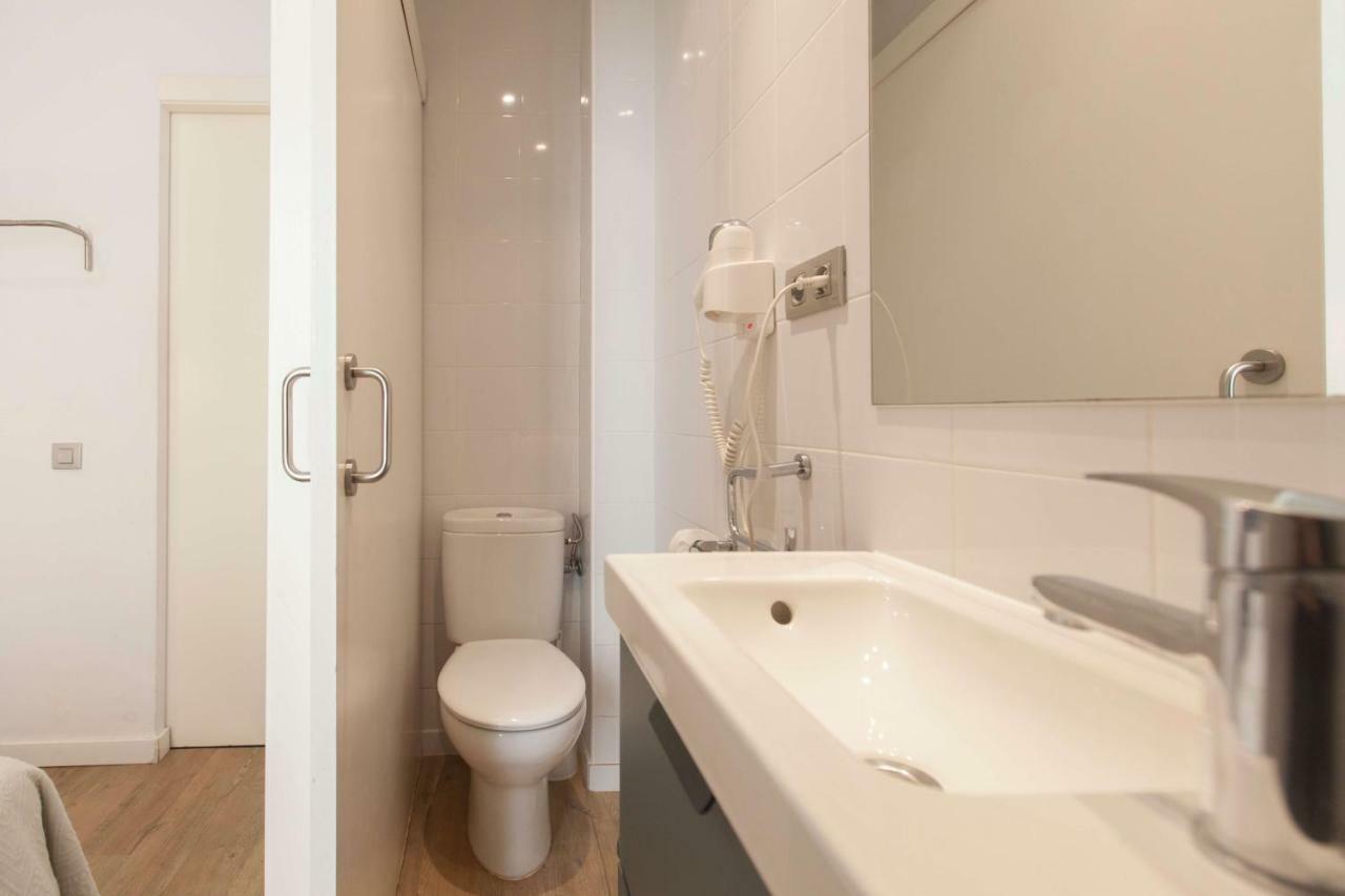 Short Stay Group Liceu Serviced Apartments Барселона Екстер'єр фото