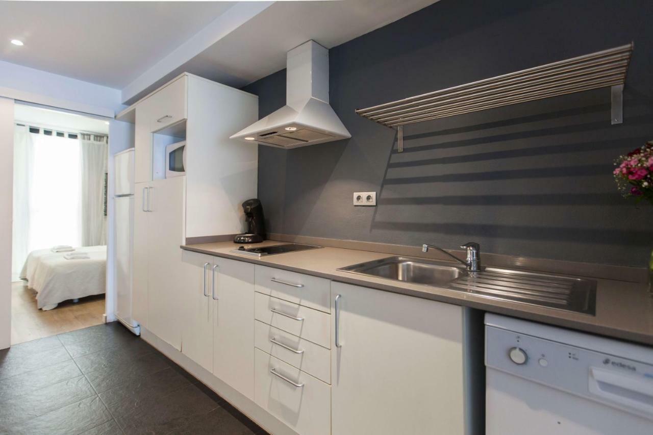 Short Stay Group Liceu Serviced Apartments Барселона Екстер'єр фото