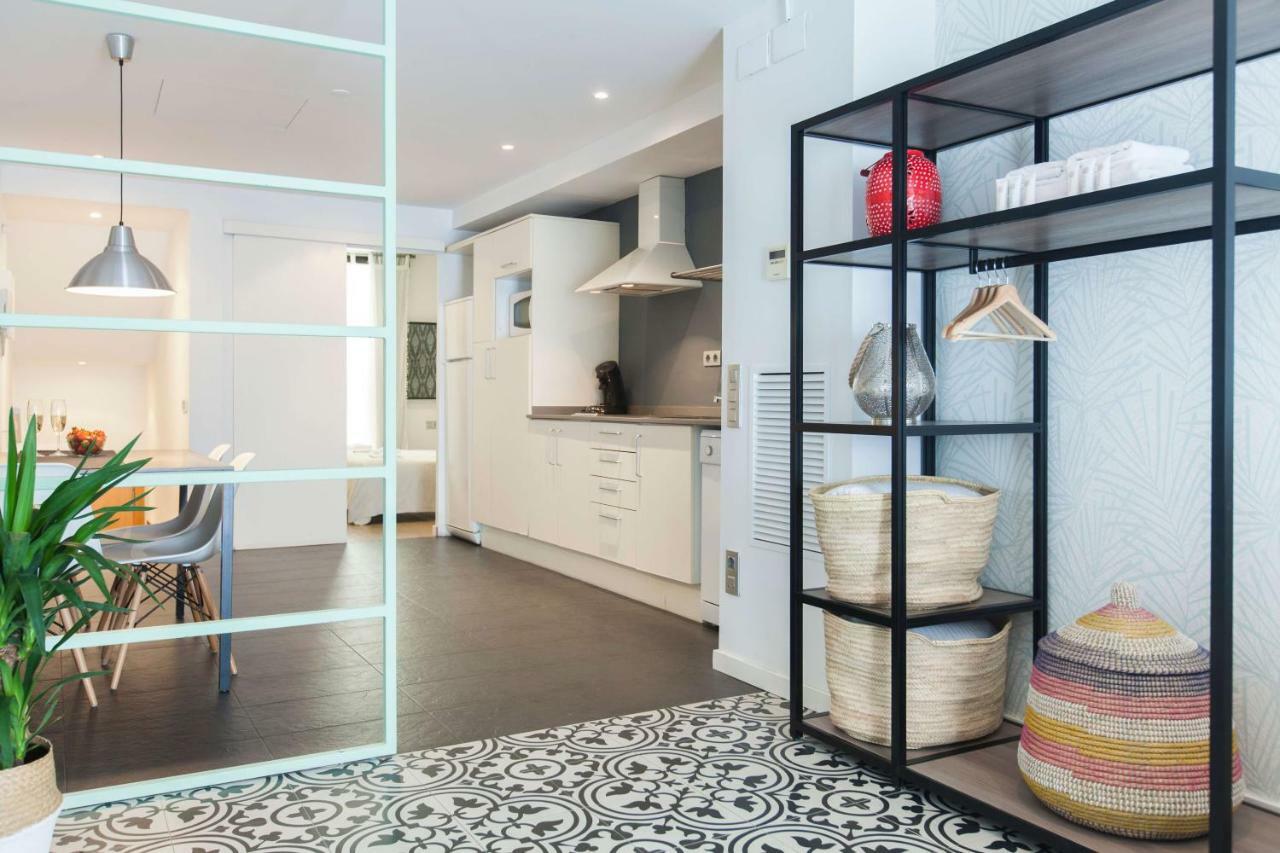 Short Stay Group Liceu Serviced Apartments Барселона Екстер'єр фото
